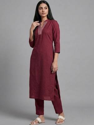 structured workwear women regular kurta with trousers 6