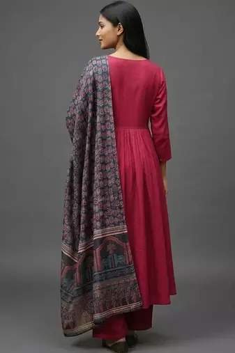 smart women ethnic motifs regular sequinned kurta with trousers & with dupatta