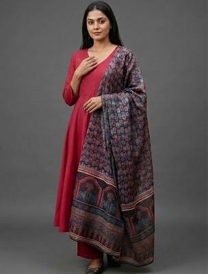 smart women ethnic motifs regular sequinned kurta with trousers & with dupatta 4