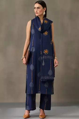 office-wear women ethnic motifs printed regular cotton kurta with trousers & with dupatta