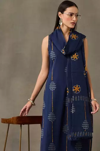office-wear women ethnic motifs printed regular cotton kurta with trousers & with dupatta