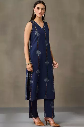 office-wear women ethnic motifs printed regular cotton kurta with trousers & with dupatta