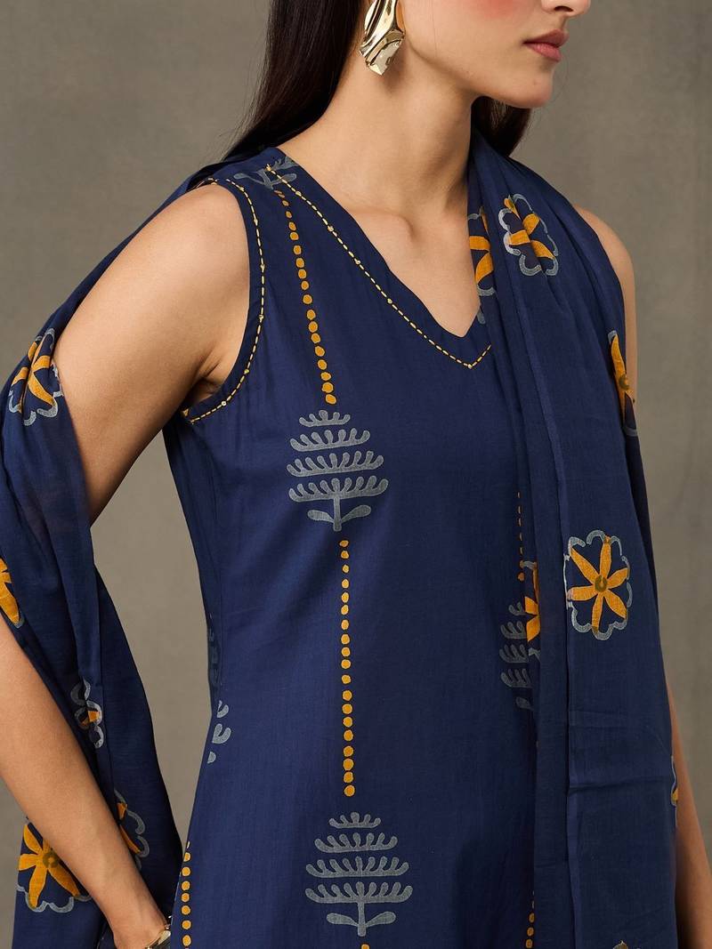 office-wear women ethnic motifs printed regular cotton kurta with trousers & with dupatta
