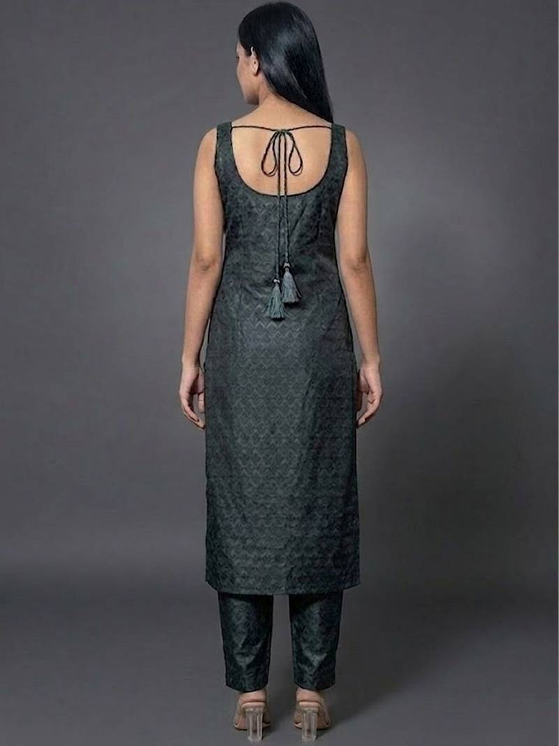 formal women regular kurta with trousers