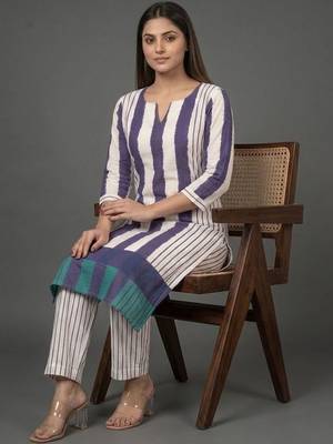 everyday classic women printed regular kurta with trousers 5