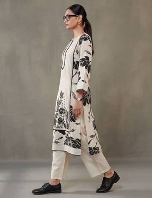 structured workwear women floral printed regular thread work cotton kurta with trousers 4