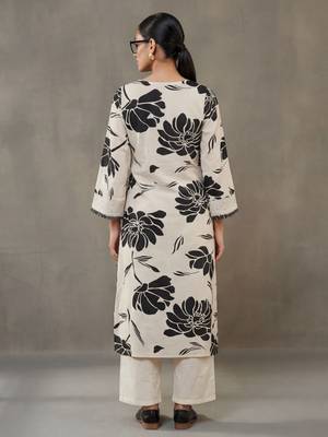 structured workwear women floral printed regular thread work cotton kurta with trousers 5