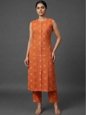 structured workwear women ethnic motifs printed regular kurta with trousers 4