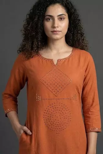 everyday classic women ethnic motifs embroidered regular beads and stones kurta with trousers