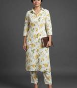 smart women floral printed regular kurta with trousers