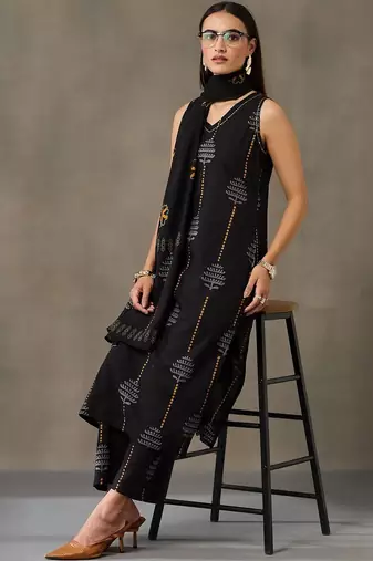 structured workwear women ethnic motifs printed regular cotton kurta with trousers & with dupatta