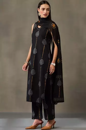 structured workwear women ethnic motifs printed regular cotton kurta with trousers & with dupatta