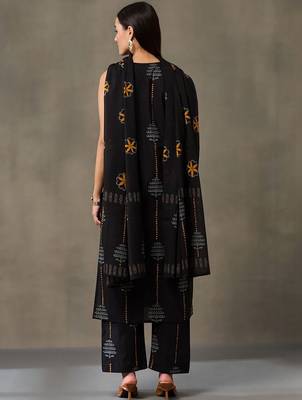 structured workwear women ethnic motifs printed regular cotton kurta with trousers & with dupatta 6