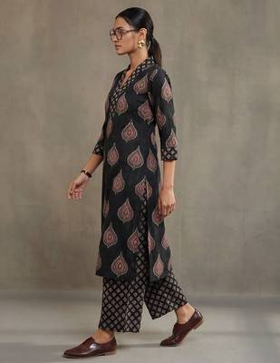tailored women ethnic motifs printed regular cotton kurta with palazzos 4