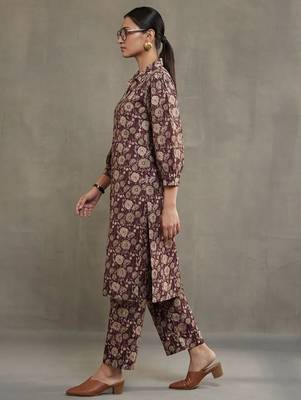 contemporary formal women floral printed regular cotton kurta with trousers 4