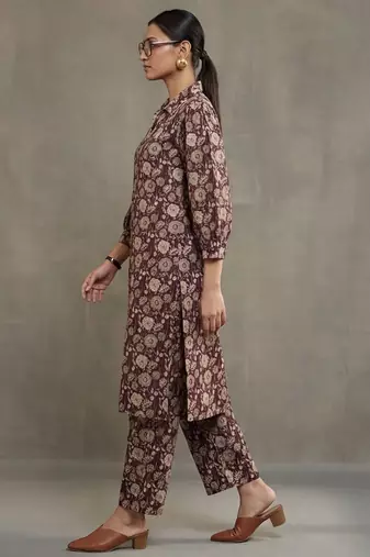 contemporary formal women floral printed regular cotton kurta with trousers