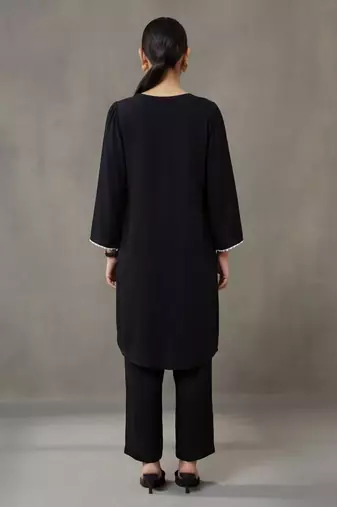 smart women ethnic motifs embroidered regular thread work kurta with trousers