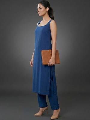 smart women regular kurta with trousers 2