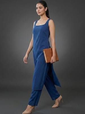 smart women regular kurta with trousers 4