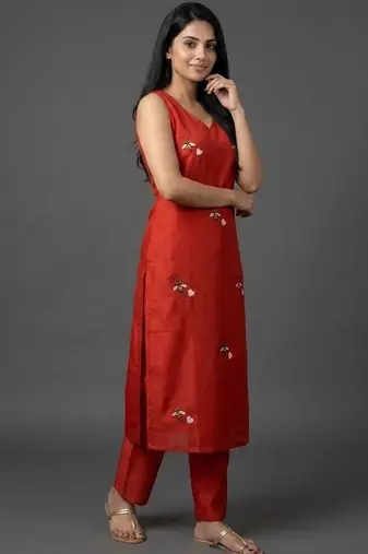 structured workwear women ethnic motifs embroidered regular thread work kurta with trousers
