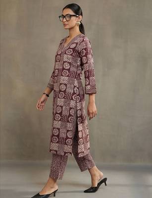 office-wear women ethnic motifs printed regular cotton kurta with trousers 4