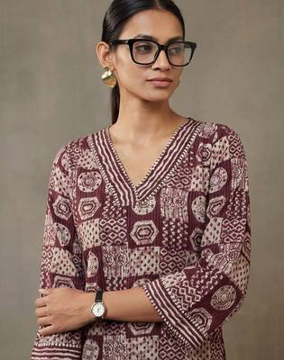 office-wear women ethnic motifs printed regular cotton kurta with trousers 6