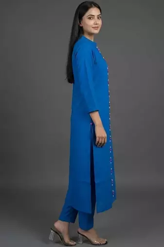 smart women regular thread work kurta with trousers