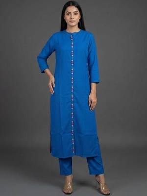 smart women regular thread work kurta with trousers 4