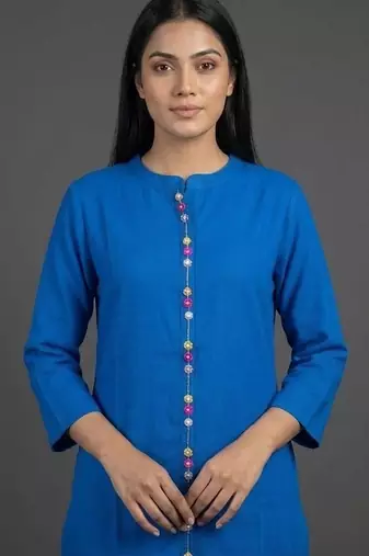 smart women regular thread work kurta with trousers