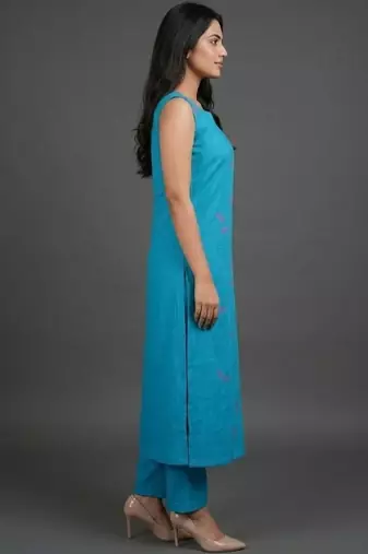 formal women ethnic motifs embroidered regular thread work kurta with trousers