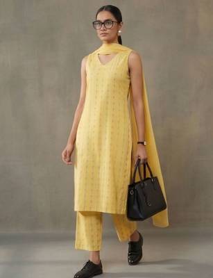 smart women ethnic motifs printed regular cotton kurta with trousers & with dupatta 1