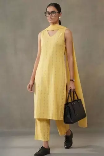smart women ethnic motifs printed regular cotton kurta with trousers & with dupatta