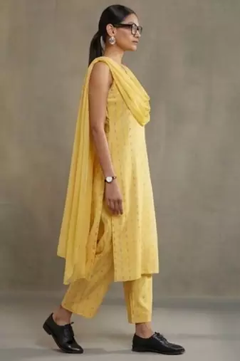 smart women ethnic motifs printed regular cotton kurta with trousers & with dupatta