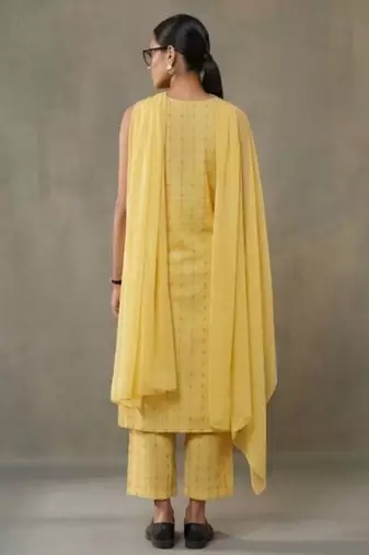 smart women ethnic motifs printed regular cotton kurta with trousers & with dupatta