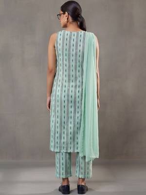 structured women printed regular cotton kurta with trousers & with dupatta 2