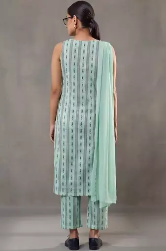structured women printed regular cotton kurta with trousers & with dupatta
