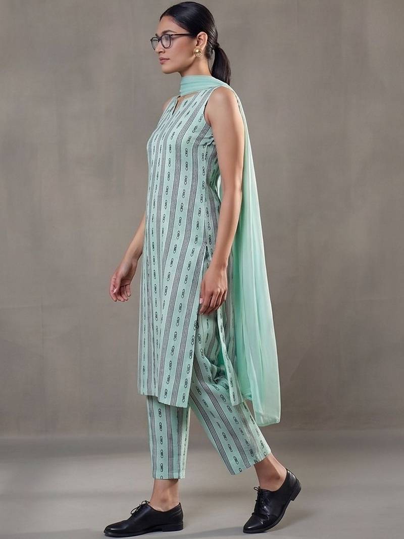 structured women printed regular cotton kurta with trousers & with dupatta