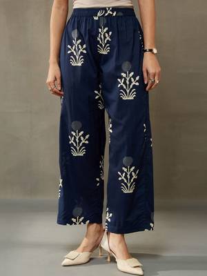 everyday classic women ethnic motifs printed regular cotton kurta with palazzos 4