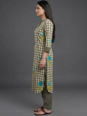 contemporary formal women printed regular kurta with trousers 2