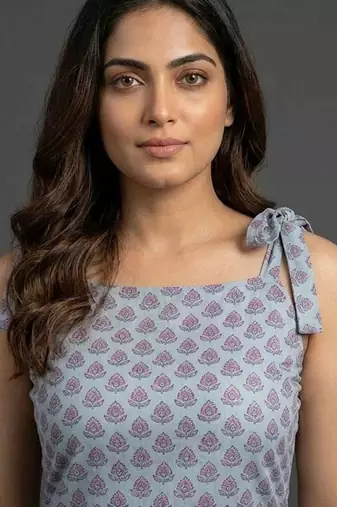 office-wear women ethnic motifs printed regular kurta with trousers & with dupatta