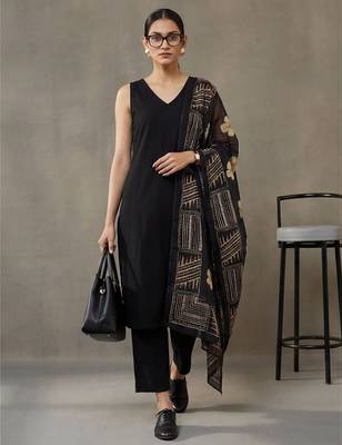 everyday classic women ethnic motifs regular cotton kurta with trousers & with dupatta 1