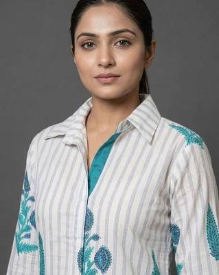 formal women printed regular kurta with trousers 6