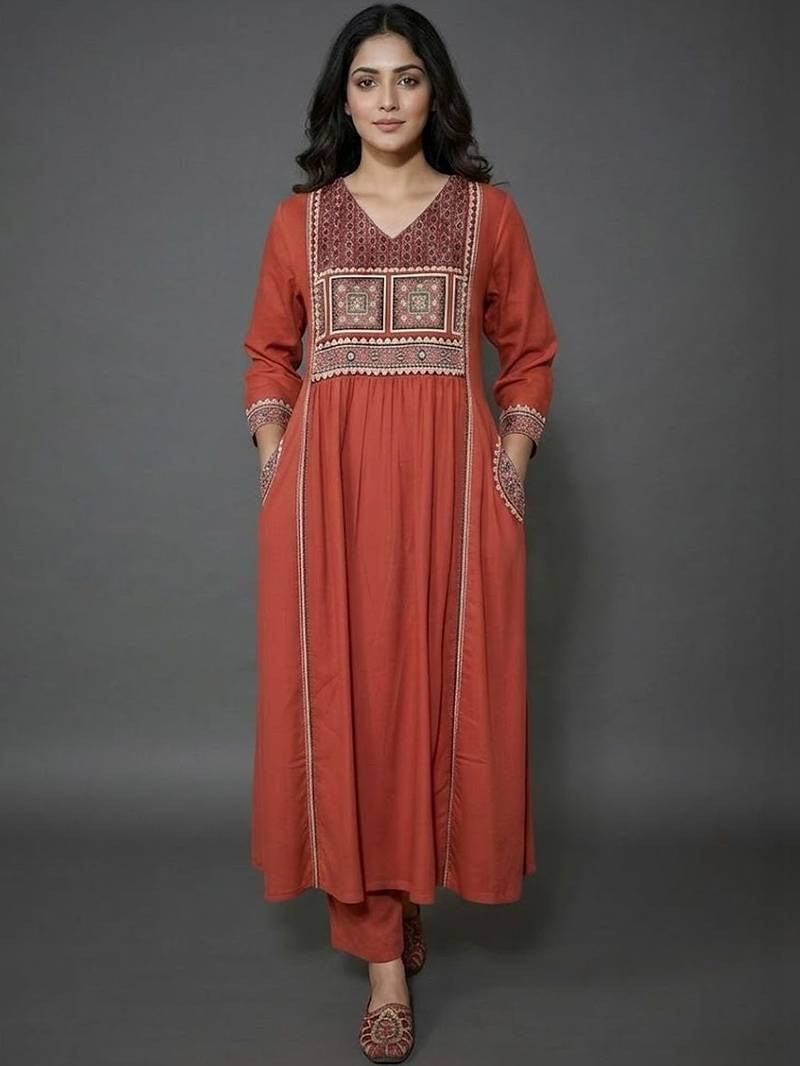 smart women ethnic motifs embroidered panelled thread work kurta with trousers