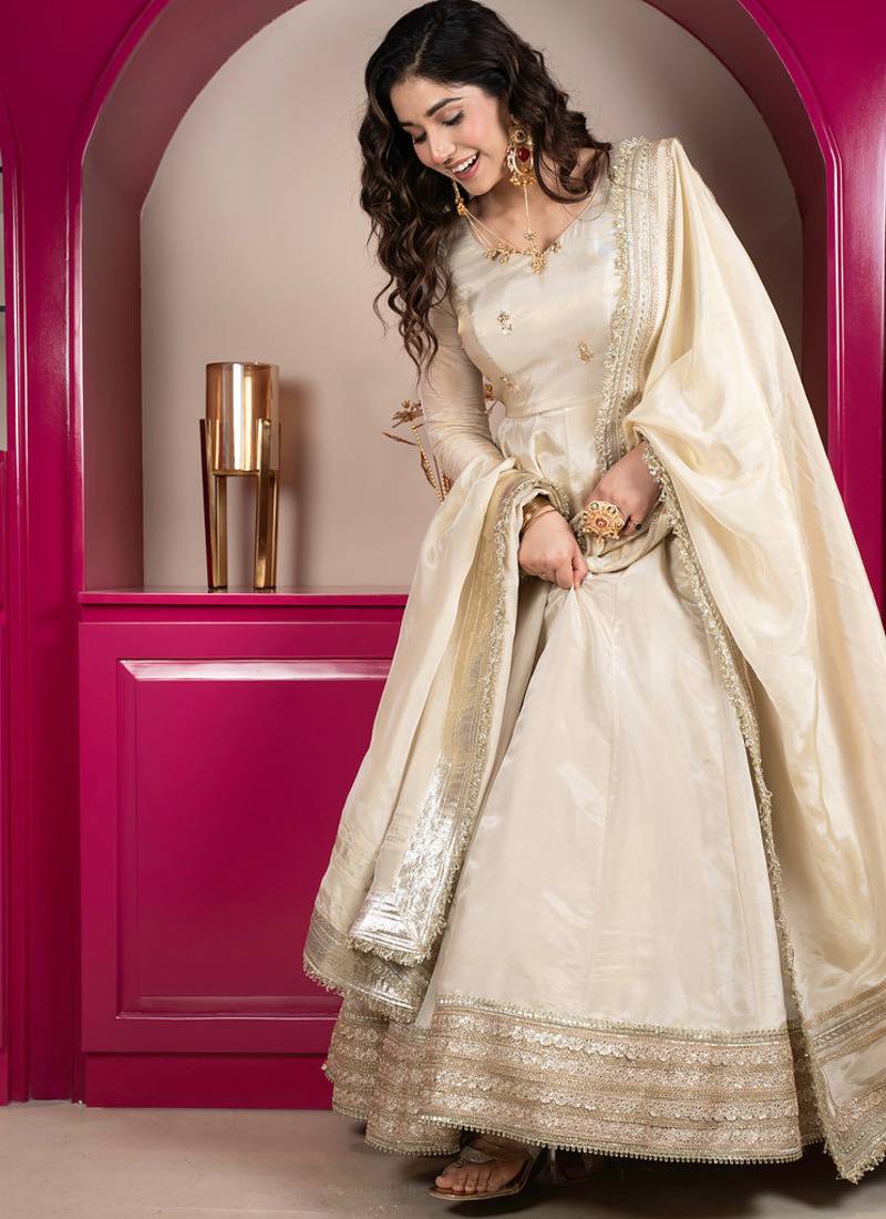 Royal ivory cosmo anarkali