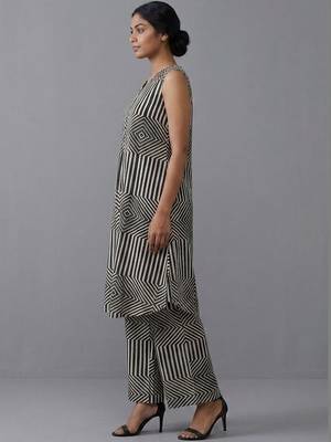 smart printed printed regular kurta with trousers 5