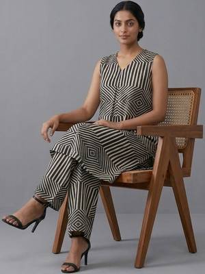 smart printed printed regular kurta with trousers 6