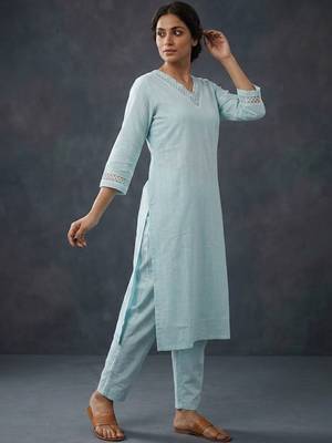 smart regular thread work kurta with trousers 4