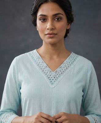 smart regular thread work kurta with trousers 6