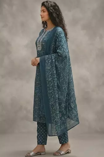 easy-moving ethnic motifs printed regular thread work cotton kurta with trousers & with dupatta