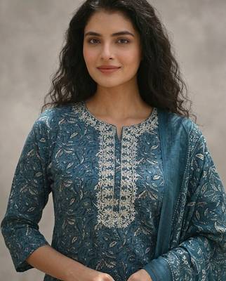easy-moving ethnic motifs printed regular thread work cotton kurta with trousers & with dupatta 5